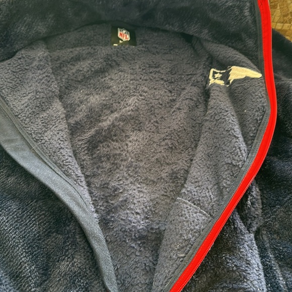 NFL New England Patriots Women’s Sherpa fuzzy north face like jacket small great - Picture 9 of 14